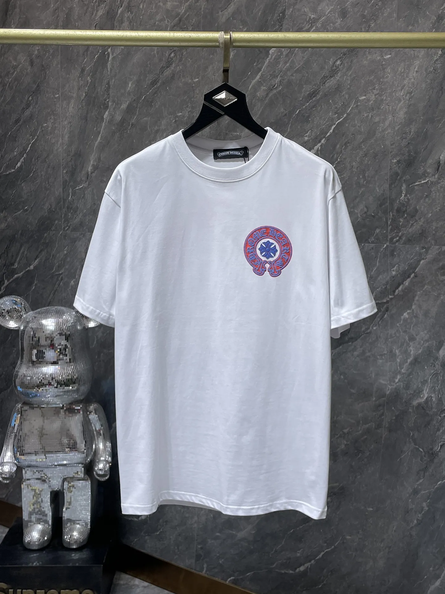 P146 New Chrome Hearts 25ss high version released in summer! ! High-weight, environmentally friendly and high-quality top-quality fabrics 260g~270g Crow Sanskrit horseshoe foam short-sleeves. Counter synchronization. 1:1 replica version. Recommended colors: white, black